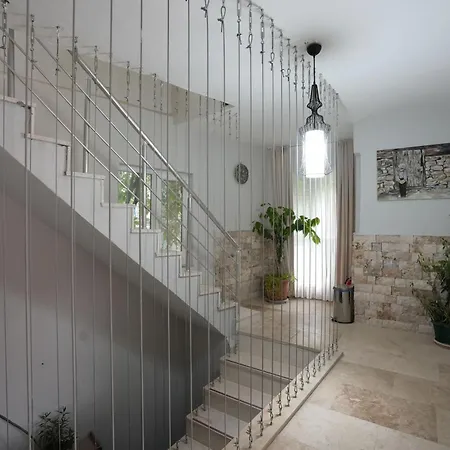 Ozenturku מלון פמוקלה