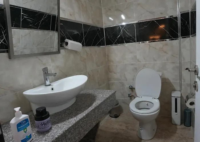 Ozenturku מלון פמוקלה